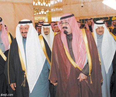 الملك يغادر الرياض متوجها إلى الكويت لحضور القمة الخليجية