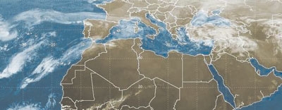 اليوم .. أمطار  متوسطة مع استمرار تدفق الرطوبة على المملكة