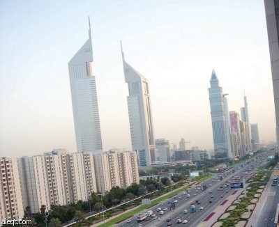 أزمة دبي المالية.. هدير الآلات يعود رغم الديون.. إطلاق أعمال البناء في "جزر العالم" الاصطناعية