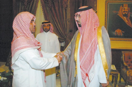 أمير نجران يعزي ذوي الشهيد القحطاني