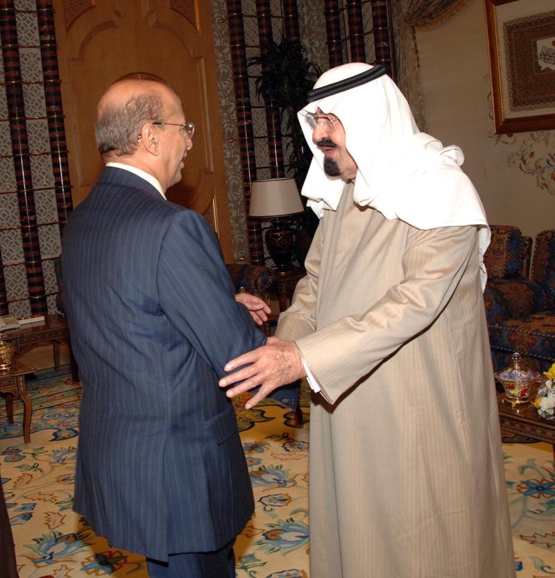 الملك يتسلم رسالة من الرئيس اليمني