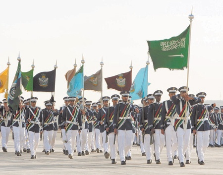 «التايفون» تظهر بحضور ولي العهد