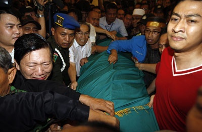 وفاة الرئيس الإندونيسي الأسبق عبدالرحمن وحيد