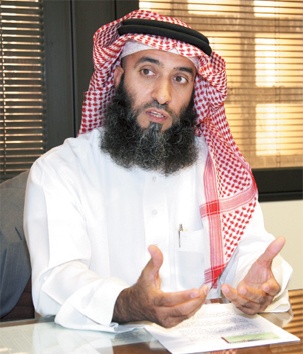 ديون البطاقات الائتمانية أزمة مالية قادمة .. وأزمة دبي توسع في الاقتراض وتعثر في السداد