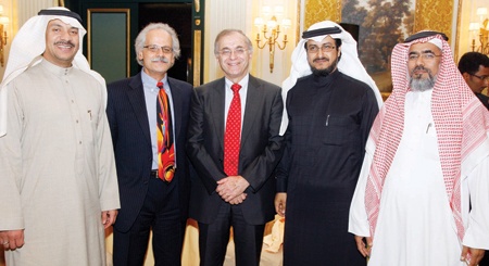 المجلس الاستشاري لجامعة الملك فهد يناقش الخطط العملية واستراتيجيات المجالين التعليمي والبحثي