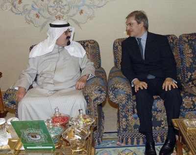 الملك يستقبل الأمير هشام بن عبدالله بن محمد الخامس في الجنادرية