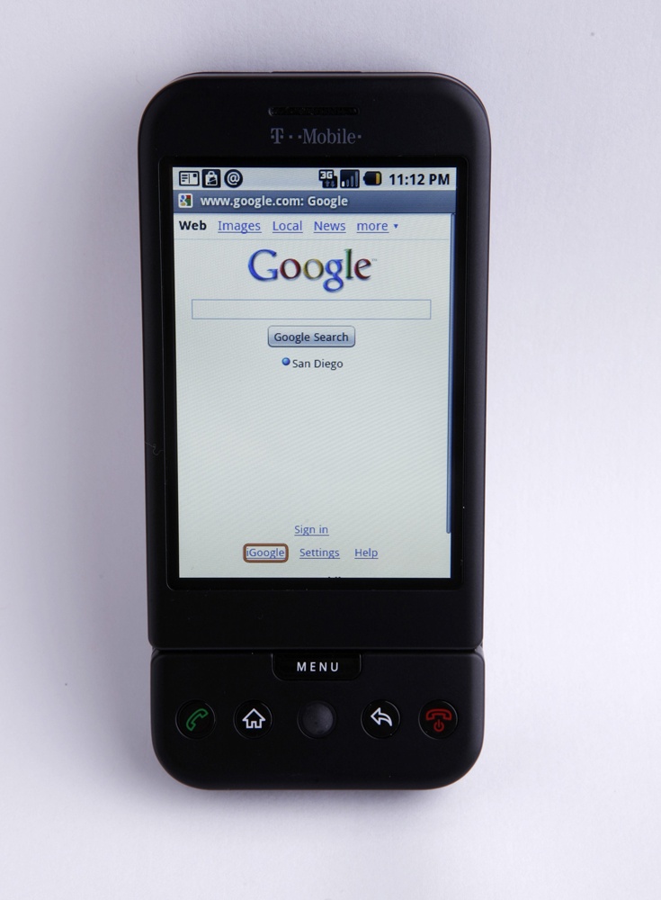 الجهاز الجديد جوجل تي موبايل  T-Mobile G1 Google phone يظهر في كاليفورنيا.