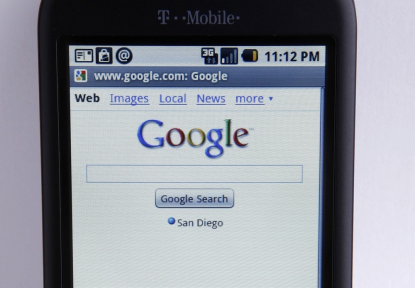 الجهاز الجديد جوجل تي موبايل  T-Mobile G1 Google phone يظهر في كاليفورنيا.
