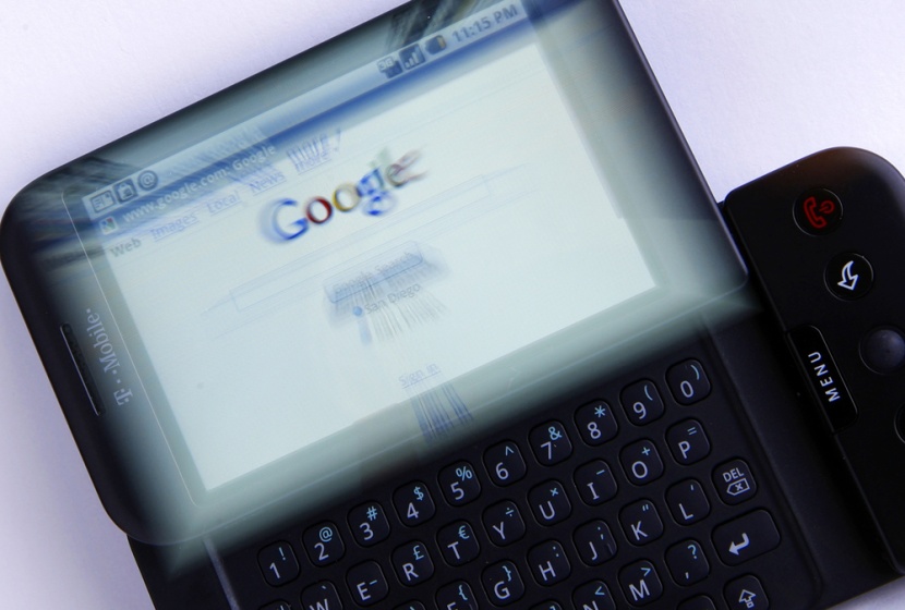 الجهاز الجديد جوجل تي موبايل  T-Mobile G1 Google phone يظهر في كاليفورنيا.