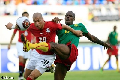 مصر تهزم الكاميرون وتضرب موعدا مع الجزائر في قبل النهائي