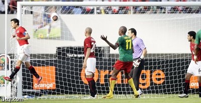 مصر تهزم الكاميرون وتضرب موعدا مع الجزائر في قبل النهائي