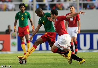 مصر تهزم الكاميرون وتضرب موعدا مع الجزائر في قبل النهائي