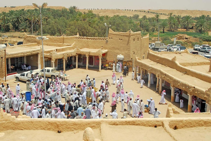 سوق المجلس في محافظة المذنب