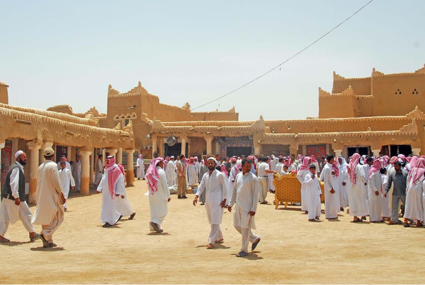 سوق المجلس في محافظة المذنب