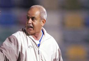 مدرب الجزائر يستبعد لموشيه وشاوشي من المنتخب  والأخير يعترف بطيشه