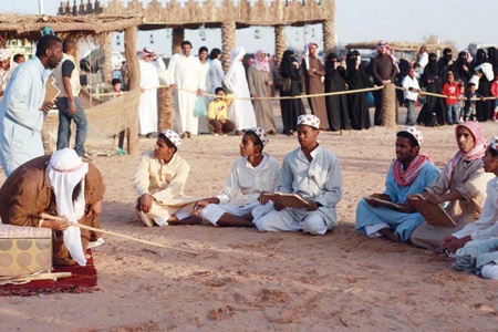 عنيزة تحتفل بـ «الغضا» وتوفر 700 وظيفة مؤقتة للرجال والنساء