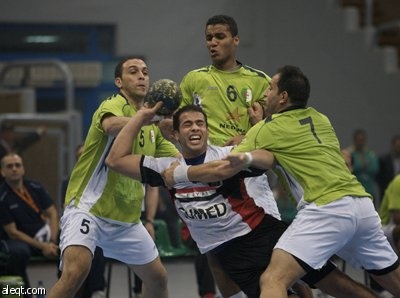 مصر تصل إلى نهائي كأس إفريقيا لكرة اليد عبر الجزائر