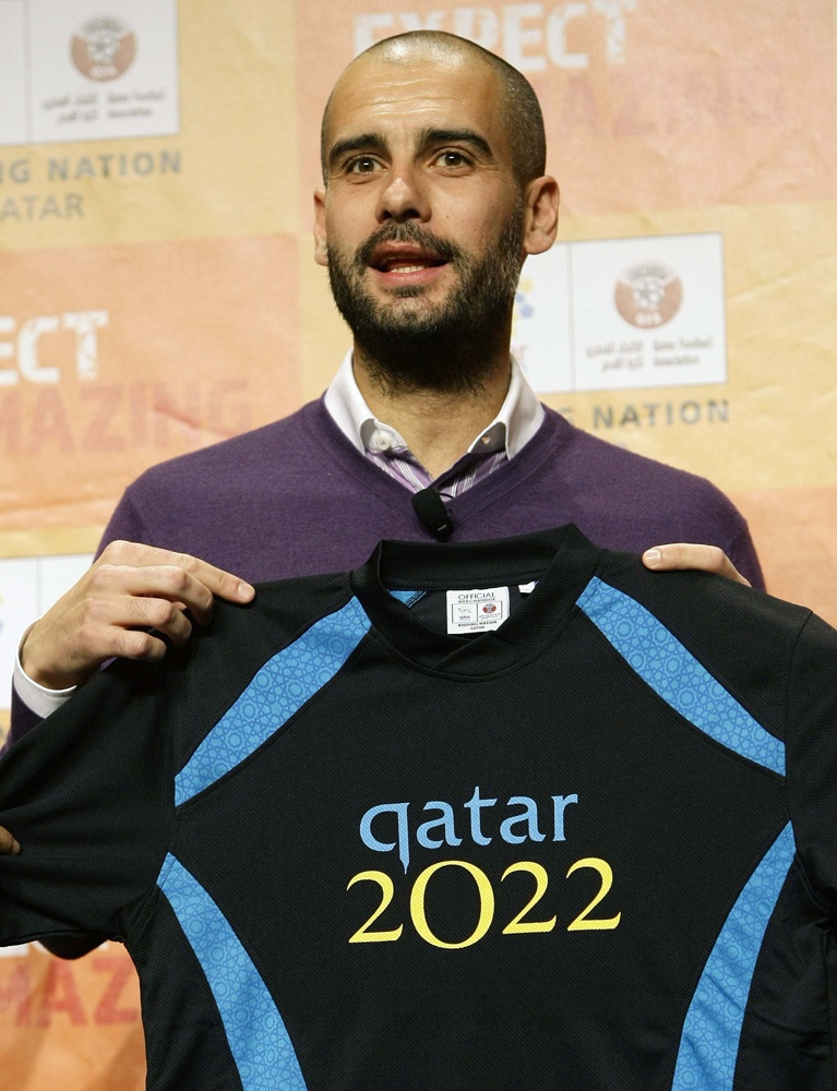 بيب جوارديولا مدرب نادي برشلونة يعلن دعمه رسمياً لحملة قطر 2022 لاستضافة كأس العالم لأول مرة في الشرق الأوسط.