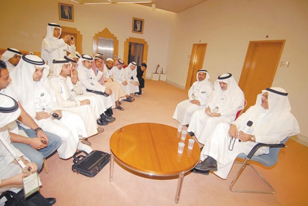 العنقري يلتقي طلاب جامعة الحدود الشمالية ويستمع لمطالبهم