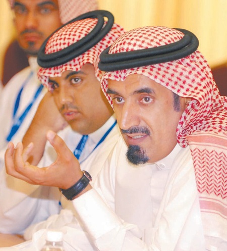 العنقري يلتقي طلاب جامعة الحدود الشمالية ويستمع لمطالبهم