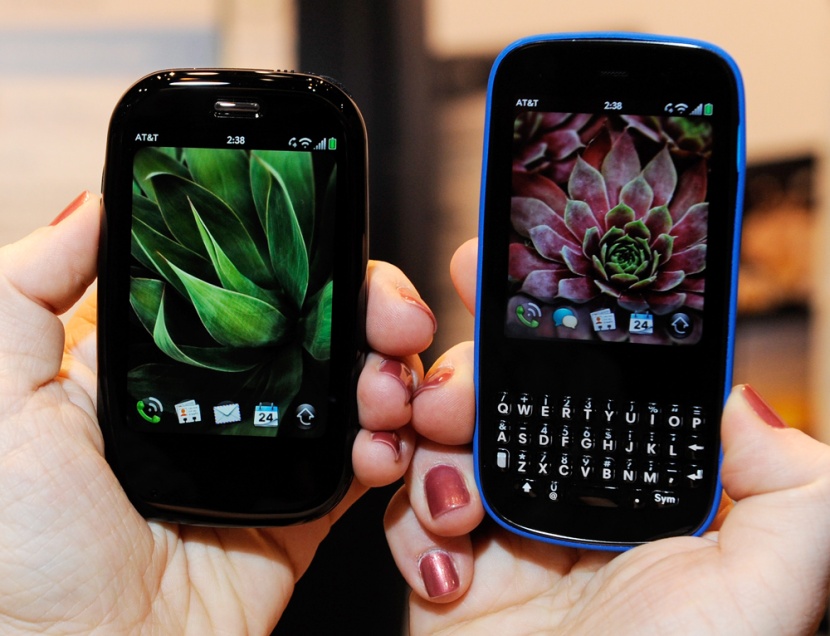شركة بالم تطلق الهواتف النقالة الجديدة Palm Pre Plus phone و Palm Pixi Plus phone داخل معرض CTIA الدولي 2010 في لاس فيغاس.