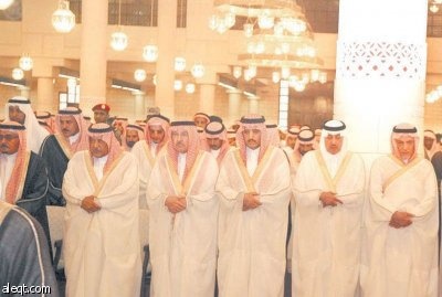 تأدية صلاة الميت على الأمير فهد بن سعود الكبير