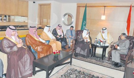الأمير سلمان: الإرهاب آفة عالمية وديننا يمنع الإضرار بالبشر