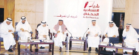 "الرخصة الشاملة" للاتصالات توجه عالمي.. ولا فرق بين المشغلين في المملكة