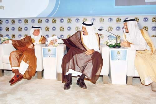 الأمير سلمان: العمل الاقتصادي في المملكة قائم على الاقتصاد الحر المنضبط شرعا