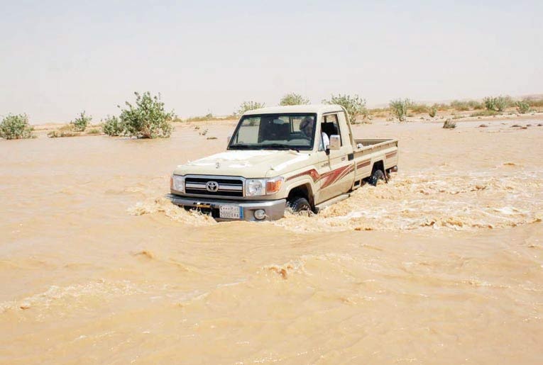 جريان شعيب صلبوخ وبنبان.. والتحذير من تهاون سائقي الدفع الرباعي