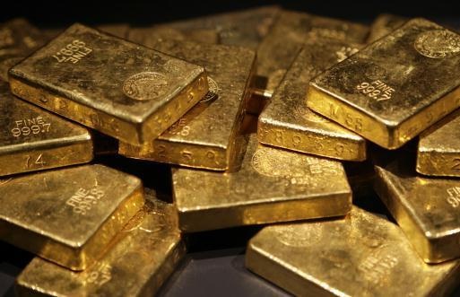 الذهب يتراجع اثر أنباء حزمة إنقاذ لتهدئة الأسواق