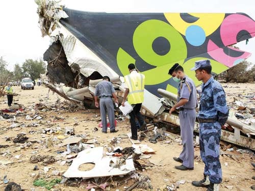 مقتل 103 اشخاص ونجاة طفل في تحطم طائرة ليبية