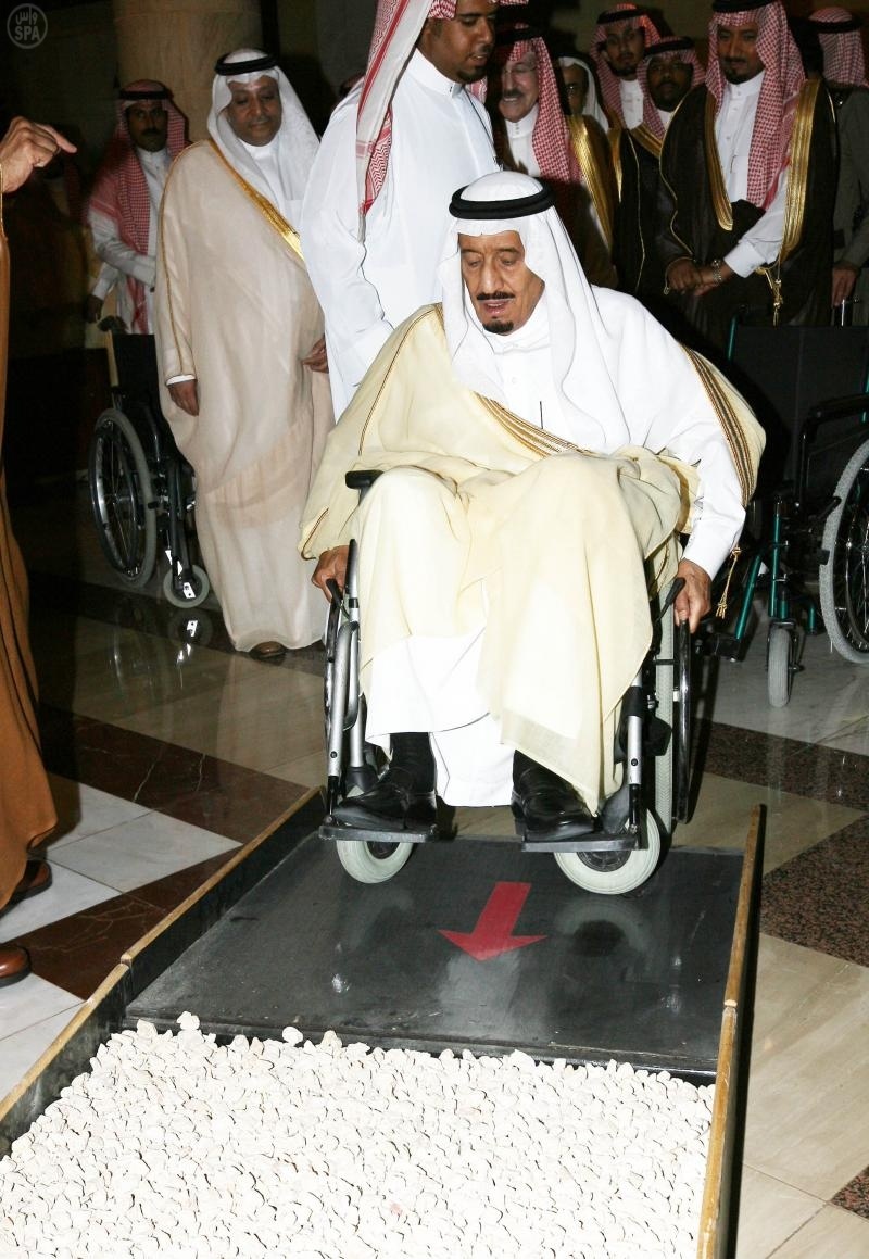 الأمير سلمان بن عبدالعزيز يعلن عن أول مدينة صديقة للمعاق على مستوى المملكة