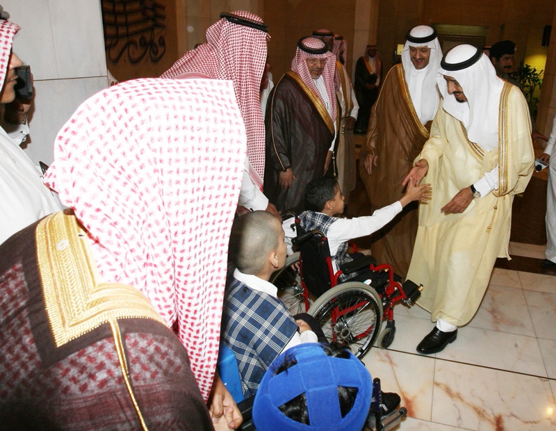 الأمير سلمان بن عبدالعزيز يعلن عن أول مدينة صديقة للمعاق على مستوى المملكة