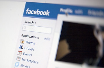 وول ستريت جورنال: الفيسبوك يسرب أسماء وهويات المستخدمين للمعلنين