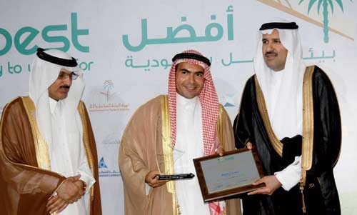 «العمل» تثمّن دور 	الاقتصادية في إشاعة بيئة ملائمة للموظفين