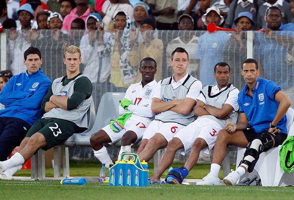 باري يغيب عن مباراة إنجلترا الافتتاحية بكأس العالم
