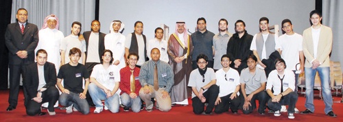 بندر بن سعود: توجه في جامعة الفيصل لإنتاج الأعمال الطلابية المسرحية