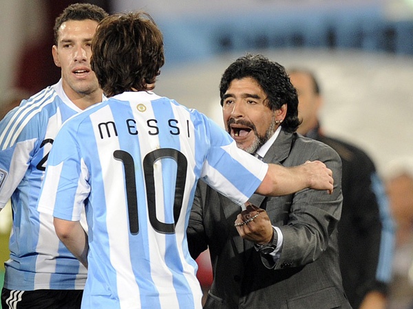 مارادونا يشيد بميسي بعد الفوز على نيجيريا في كأس العالم