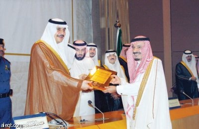 أمير الشرقية: العمل الخيري في بلادنا تحكمه العبادة لا الضرورة