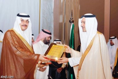 أمير الشرقية: العمل الخيري في بلادنا تحكمه العبادة لا الضرورة