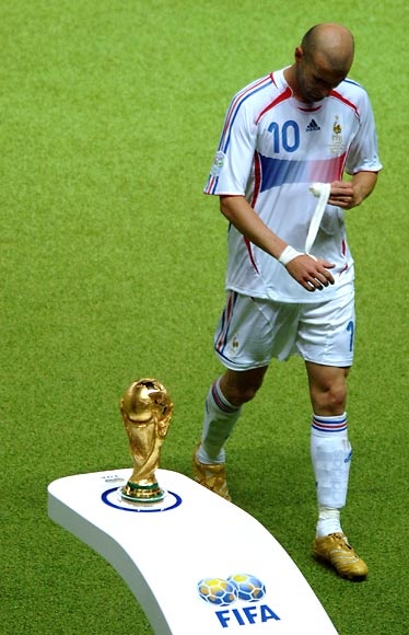 من يستحق أن يحمل لقب أفضل لاعب في كأس العالم؟