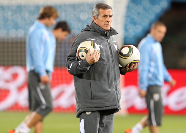 منتخب أوروجواي يسعى لتحطيم دفاعات الأولاد