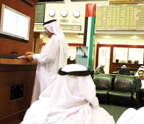 ضعف السيولة يبقي التباين على حركة الأسهم الخليجية