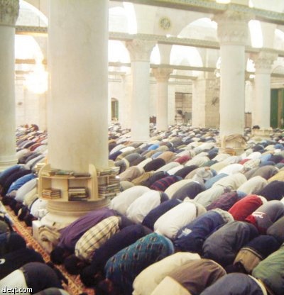 المشيقح :  هناك مقاصد وحكم عظيمة من أجلها شرعت صلاة الجماعة