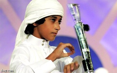 اليولة فن تراثي إماراتي يرمز إلى القوة ويحظى بجماهيرية واسعة لدى الشباب