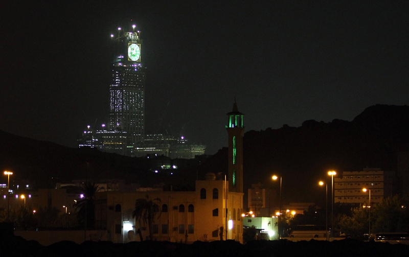 بدء التشغيل التجريبي لساعة مكة المكرمة صباح اليوم الأول من شهر رمضان