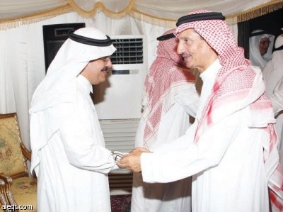 المؤرخ خلف عاشور يطلق أول كتاب يرصد تاريخ المعلم محمد عوض بن لادن