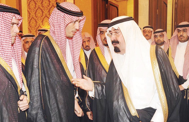 خادم الحرمين وولي العهد يستقبلان أبناء الفقيد غازي القصيبي