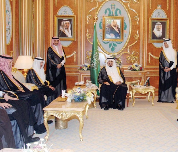 خادم الحرمين وولي العهد يستقبلان أبناء الفقيد غازي القصيبي